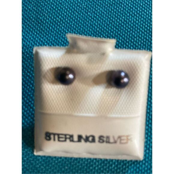 Black Silver Natural Pearl Stud Earrings - Picture 7 of 7
